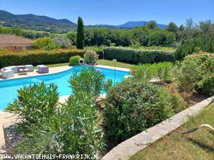 Huis in combinatie met een workshop of cursus in Provence Alpes Cote d'Azur Frankrijk te huur: Vakantieverblijf in rustige omgeving met vrij zicht op de Mont Ventoux en het Nationaal Park. 