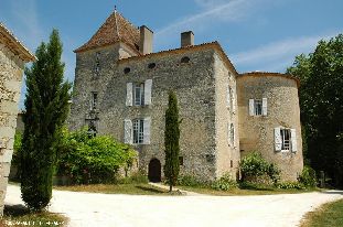 Huis in combinatie met een workshop of cursus in Aquitaine Frankrijk te huur: Fantastisch kasteel met zwembad, parktuin in een rustige groene omgeving. 