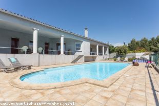 vakantiehuis in Frankrijk te huur: Gezellige ruime vakantievilla Le Rémoulin in Saint-Couat-d'Aude met verwarmd privézwembad 