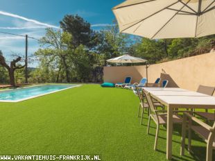 vakantieverblijf in Frankrijk te huur: mooi gerenoveerd huis op prachtige plek tussen wijngaarden met privé zwembad voor 6 personen 