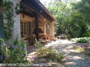 vakantiehuisje in Frankrijk te huur: Kleine villa in St. Tropez direct aan strand van Pampelonne 