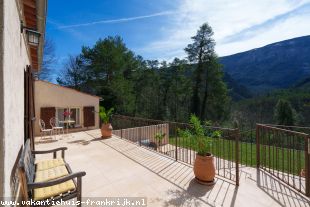 Villa in Frankrijk te huur: Villa met adembenemend uitzicht op bergen, prachtig wandelen, canyoning en uurtje rijden naar hartje Nice 