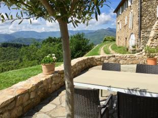 vakantiewoning in Frankrijk te huur: Ruime, sfeervolle gite met privéterras en droomuitzicht over de Zuid-Ardèche; gite Bruen 