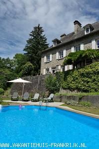 - vakantiehuis met zwembad in Frankrijk te huur: Sfeervol huis, privé zwembad, overdekt terras geniet van natuur stilte privacy Zeer geschikt voor gezinnen ook oma/opa of vrienden welkom tot 8 pers. 