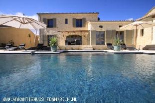 vakantiehuis in Frankrijk te huur: MAS DU TEMPLE :Luxe nieuwbouw vakantievilla nabij Uzes met verwarmd Diffazur zwembad en airco in volledige huis - uniek !!- buitenkans !! 