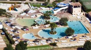 Villa in Frankrijk te huur: Vakantie villa in vakantiepark met zwembadencomplex in Provence Côte d'Azur Zuid Frankrijk 