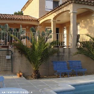 - vakantiehuis met zwembad in Frankrijk te huur: Sfeervol, ruim VAKANTIEHUIS in Saint Martin D'Ardeche. Rondom ruime tuin en zwembad. 8 personen 