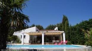 - vakantiehuis met zwembad in Frankrijk te huur: Zuid Frankrijk. Vakantiehuis, bungalow voor 4 personen, met privé zwembad en groot terras. 