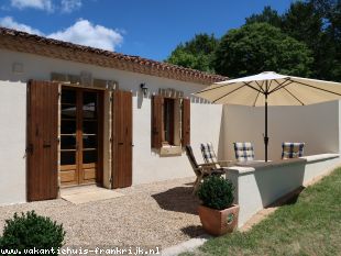 Vakantiehuis: Luxe vakantiewoning 3* in de Dordogne. Rust, Ruimte en Natuur. WIFI (glasvezel) NL.TV, Luxe Boxsprings (210cm) te huur in Dordogne (Frankrijk)