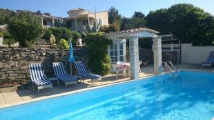vakantieverblijf in Frankrijk te huur: Prachtig uitzicht, ruime 6 persoon villa, privé zwembad en privacy gelegen in een geweldig mooi landschap. 