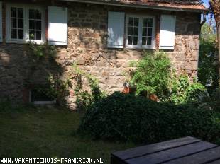 Sfeervol robuust vrijstaand vakantiehuis in de Bourgogne