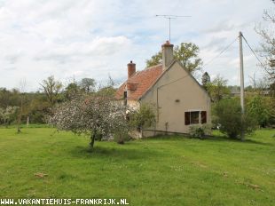 Vakantiehuis: Saint Maur (18 )– Verbouwd woonboerderijtje met bungalow en  grote schuur op 4.7 hectare. te huur in Cher (Frankrijk)