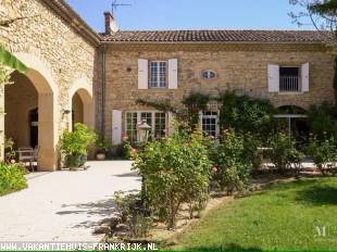 OLD PROVENCAL STONE FARMHOUSE RENOVATED WITH HUGE SWIMMING POOL