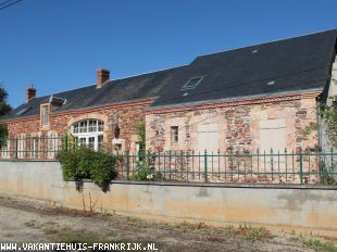 Vakantiehuis: Vesdun – Ruime woonboerderij,  B&B   5 gastenkamers  met zwembad op 13800 m2 grond. ** IN PRIJS GEDAALD** te huur in Cher (Frankrijk)