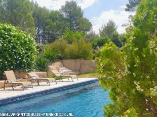 heerlijk modern ingericht huis in hartje Provence met privé zwembad voor 10 personen