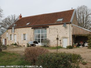 Vakantiehuis: Saint Marien – Prachtig verbouwde woonboerderij op 7.8 hectare grond. ** VERKOCHT** te huur in Creuse (Frankrijk)