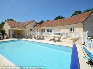 Villa 'La Laureraie': kindvriendelijke en rustig gelegen villa met verwarmd privézwembad en prachtig uitzicht.