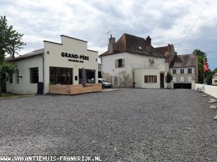 Saint-Gérand-Le-Puy: Woonhuis met atelier en gerenoveerd pand op perceel van 1378m² ** NIEUW **