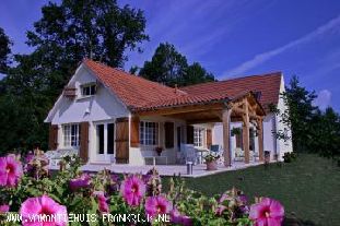 huisje in Frankrijk te huur: Villa La Besse een oase van rust waar stilte en schoonheid in elkaar overgaan 