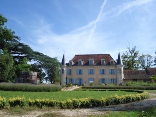 Chateau De Corail <br>Tuin met Château de Corail - Queyssac