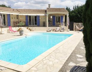 Vakantiehuis villa Les Seuils, privé zwembad en jeu-de-boules baan. Ligging: Goudargues, departement Gard, regio Languedoc-Roussillon Zuid-Frankrijk