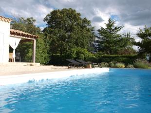 vakantieverblijf in Frankrijk te huur: Prachtige luxe villa bij Uzès met privé zwembad, met airco en in een rustige omgeving 