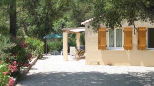Provençaals vakantiehuis in natuurgebied tussen kust en achterland