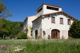 Grenache, een heerlijk vakantiehuis op groot landgoed met schitterend uitzicht op de Pyreneeën.