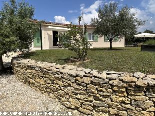 Huis te huur in Vaucluse en binnen uw budget van  950 euro voor uw vakantie in Zuid-Frankrijk.