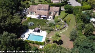 vakantiewoning in Frankrijk te huur: Villa Valbonne - Luxe vakantiewoning met prive zwembad (12km Cannes). Gratis wifi - 6 persoons. Incl gebruik tennisbanen. 